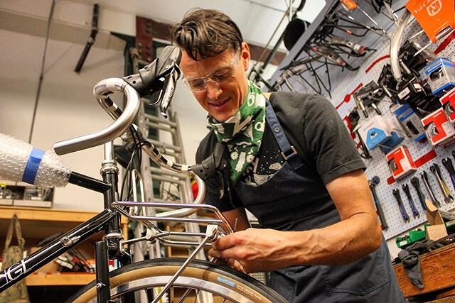New @velo_orange flat pack #demiporteur rack is really nice to work with. BTW, we are still scheduling bike repair appointments online through this whole phased #SIP experiment. #linkinbio👆